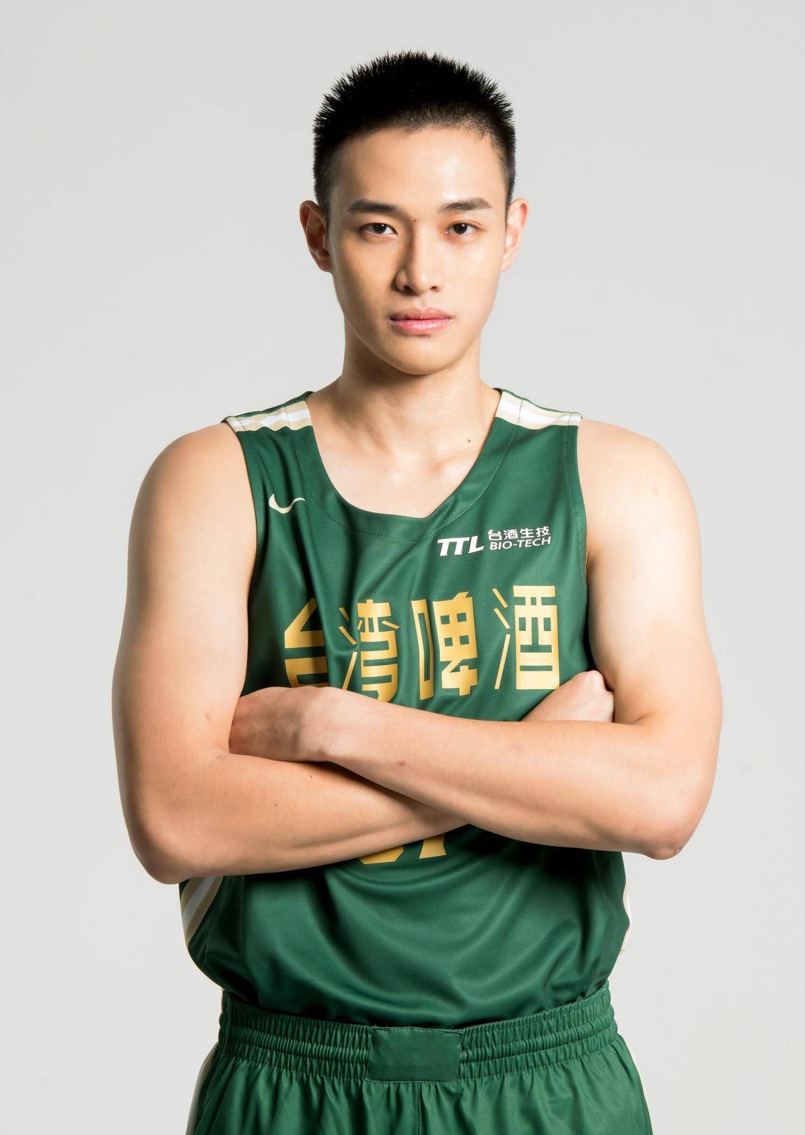 https://img.dnaps.cn/img/basketball/player/20a72cf6b2a7628106a3d700831c8aca.png